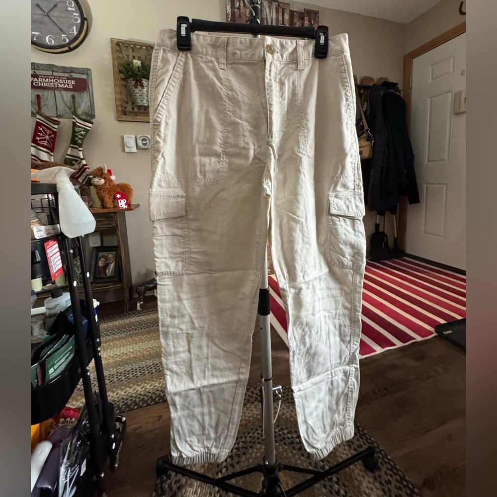 GAP Women's Khaki Ankle Cargo Pants